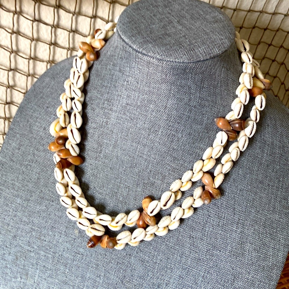 VINTAGE 60s LONG NATURAL Cowrie Shells Necklace